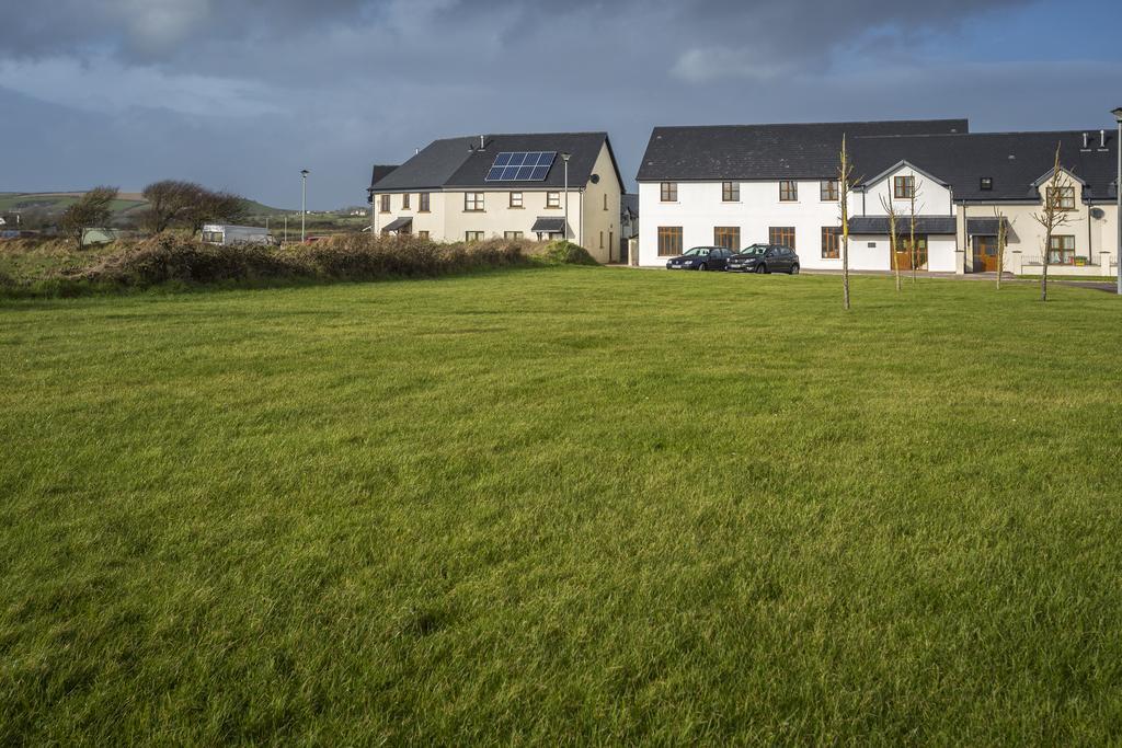 Garryvoe Beach Homes Exterior photo