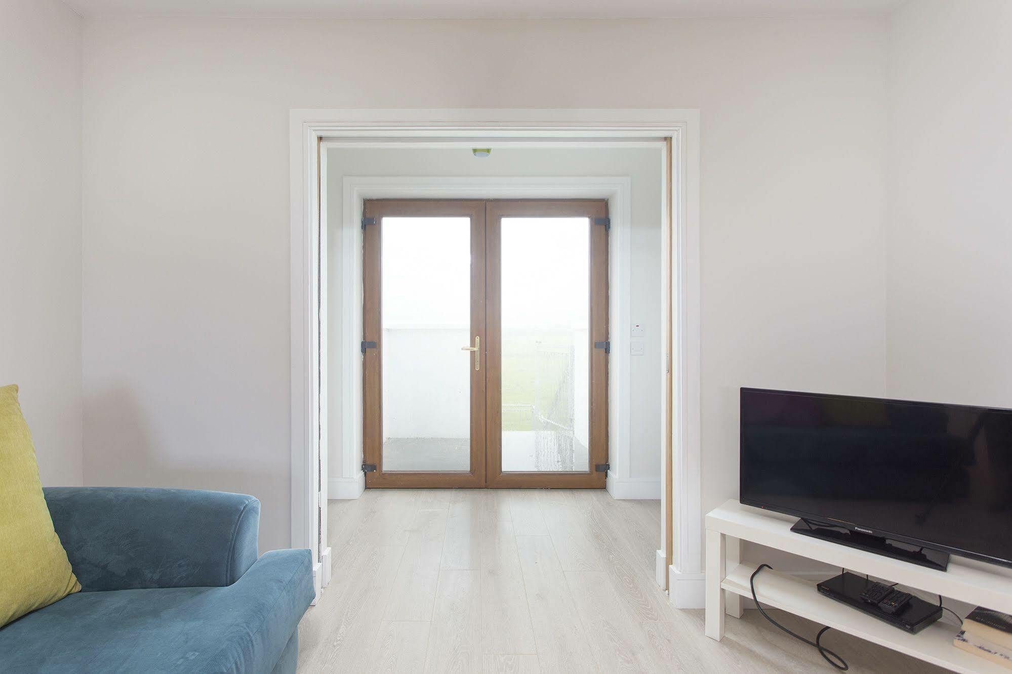 Garryvoe Beach Homes Exterior photo
